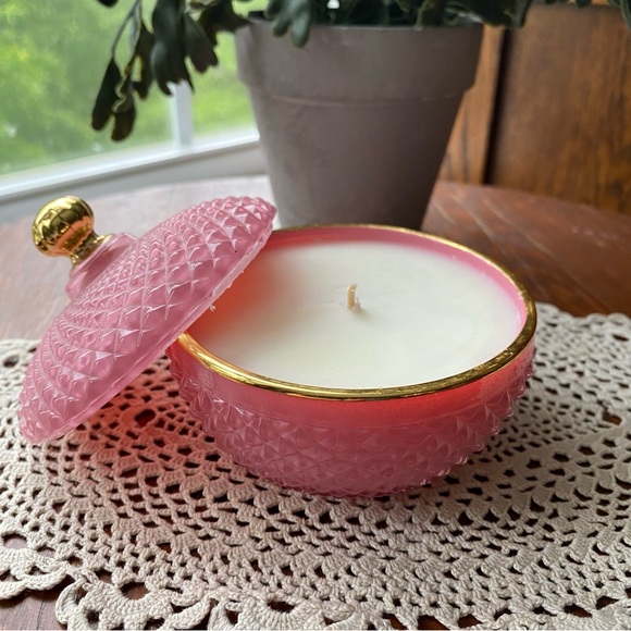 NEW! Elegant Pink Glass Trinket Box with Gold Accents Candle - Picture 2 of 6